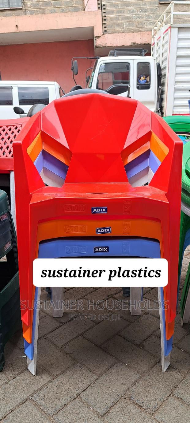 Adix Diamond Plastic Chairs - thumbnail 2