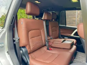 Toyota Land Cruiser 2016 Silver