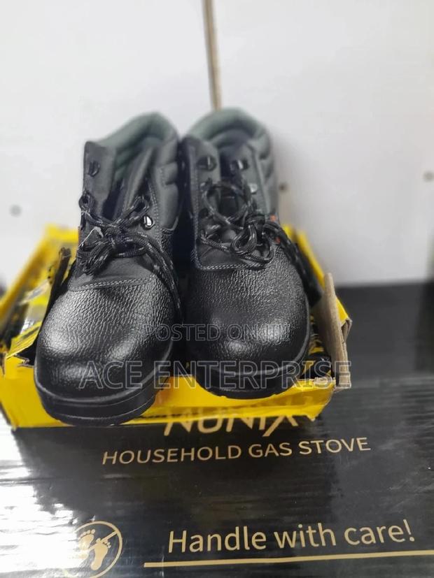 Safety Boots Safety Boots - main view