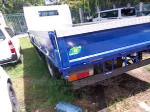 Mistubshi Fuso 2016