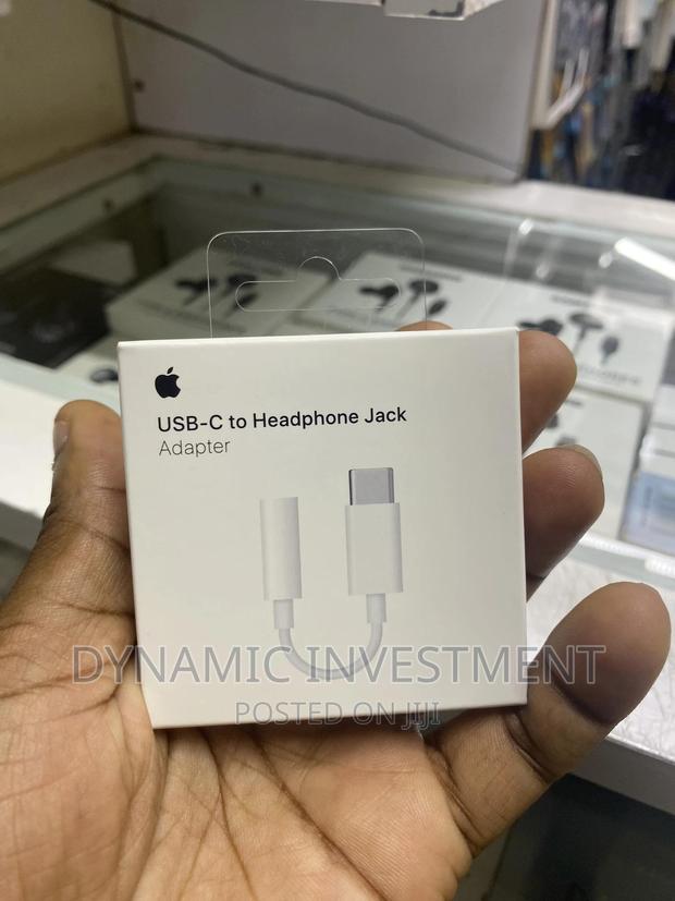 USB-C to 3.5-Mm Headphone Jack Adapter - thumbnail 2