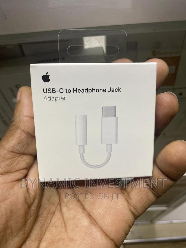 USB-C to 3.5-Mm Headphone Jack Adapter - thumbnail 3