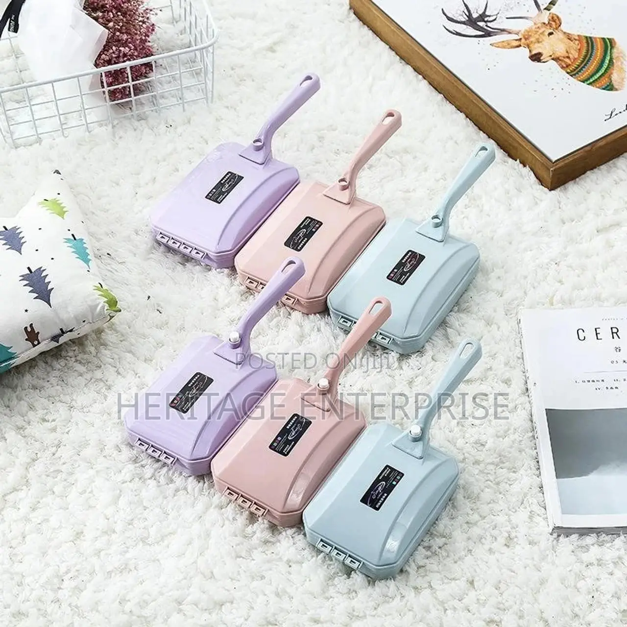 Manual Carpet Brush Mini Vacuum Cleaner