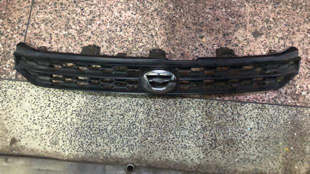 Toyota Rumion 2012 Grill - main view