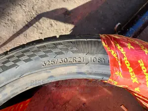 325/30 R 21 Roadax Tyres
