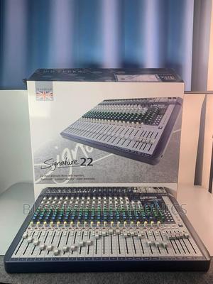 Soundcraft Signature 22 Channel Plain Mixer - thumbnail 2