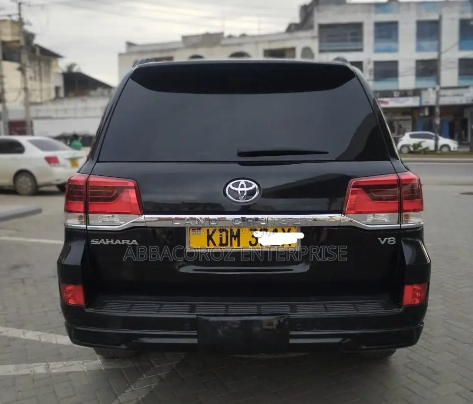 Toyota Land Cruiser 4.6 V8 ZX 2015 Matt Black