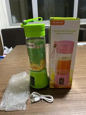 Blender//Portable and Rechargeable Juice Blender