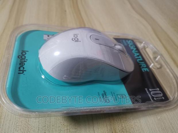 Logitech Signature M650 Wireless Mouse - Multi-Device - main view