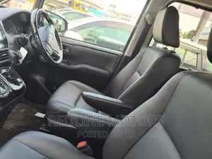 Toyota Esquire 2.0 AWD (8 seater) 2016 Black