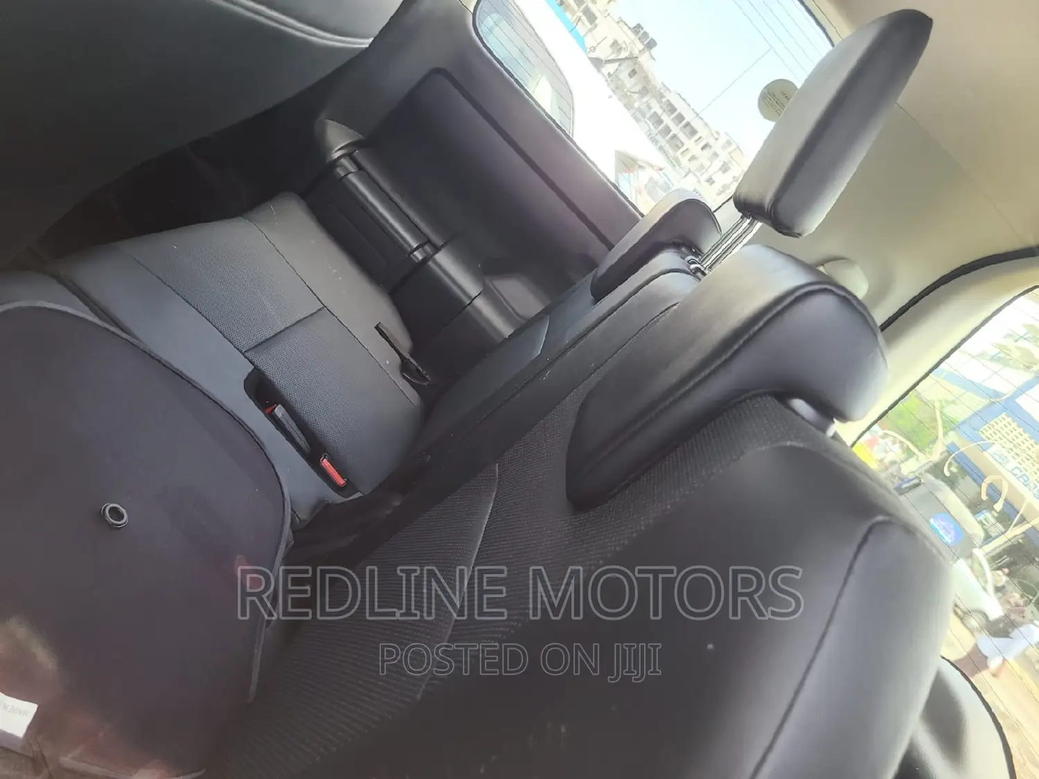 Toyota Esquire 2.0 AWD (8 seater) 2016 Black