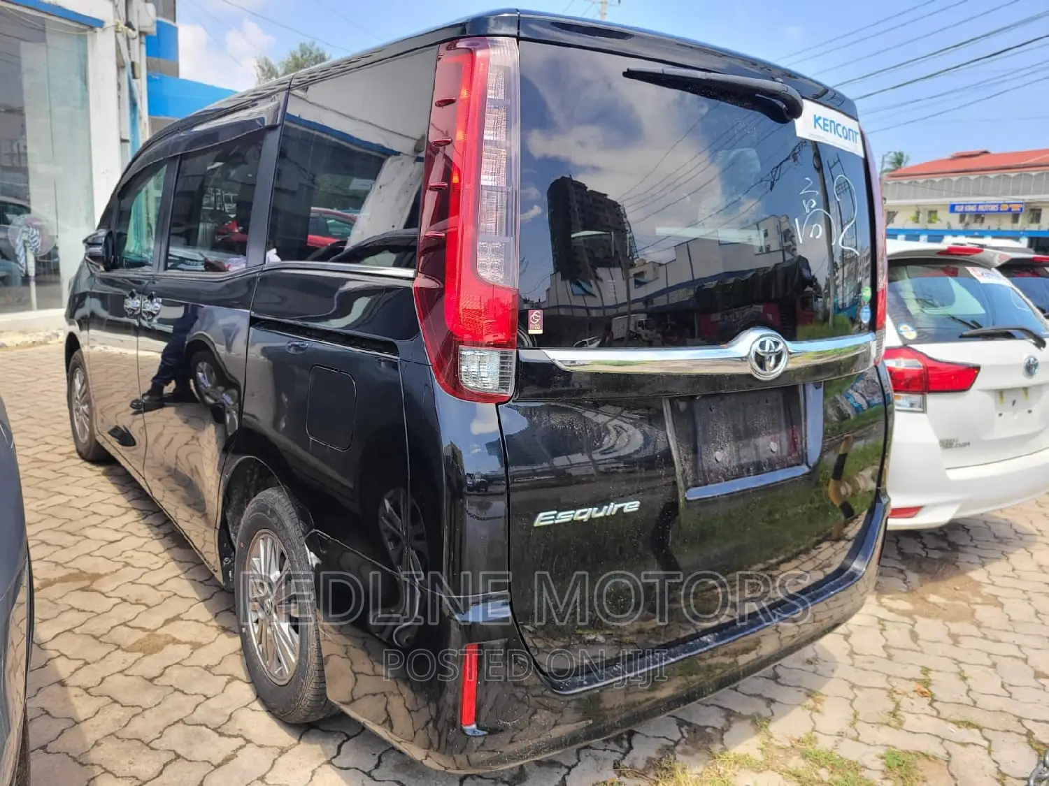 Toyota Esquire 2.0 AWD (8 seater) 2016 Black