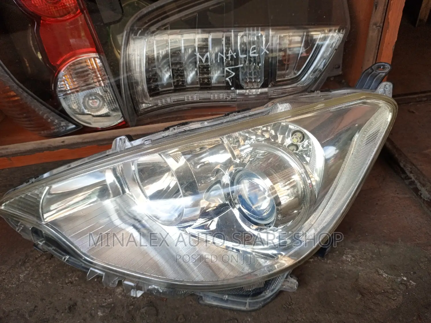 Headlight Toyota Aqua Nonzenon Shinny Reflector