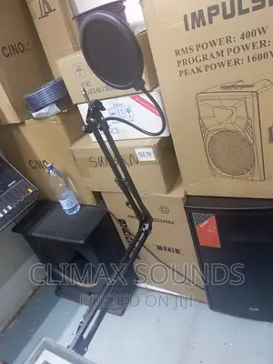 Studio Mounting Stand