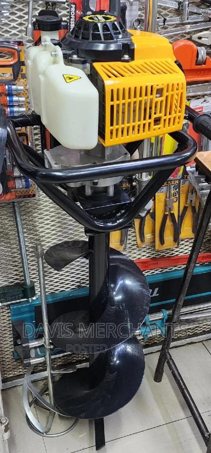 Wasp Earth Auger Machine With 2 Stroke Engine