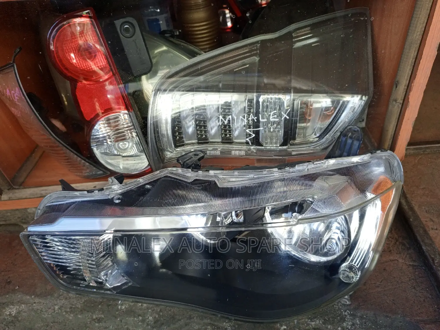 Mitsubishi Outlander 2010/12 Model Nonzenon Headlights