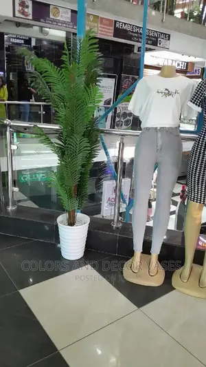 1.6m Long Artificial Plant, Plastic Vase and Pebble Stones