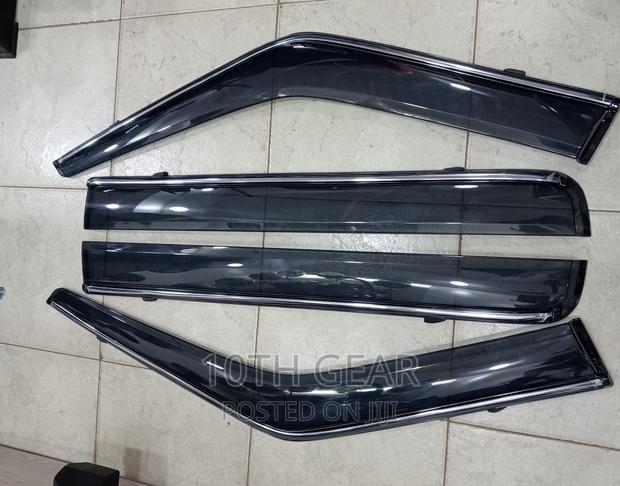 Landrover Discovery 4 Windbreakers Original - main view