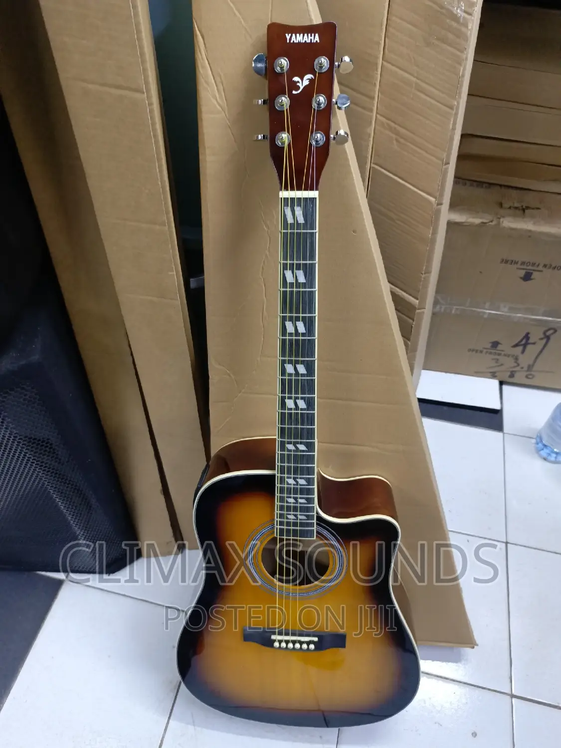 Yamaha Semi Acoustic Guitar, 41 Inc