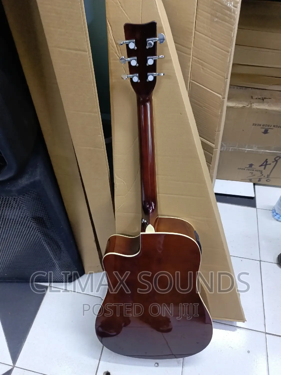 Yamaha Semi Acoustic Guitar, 41 Inc