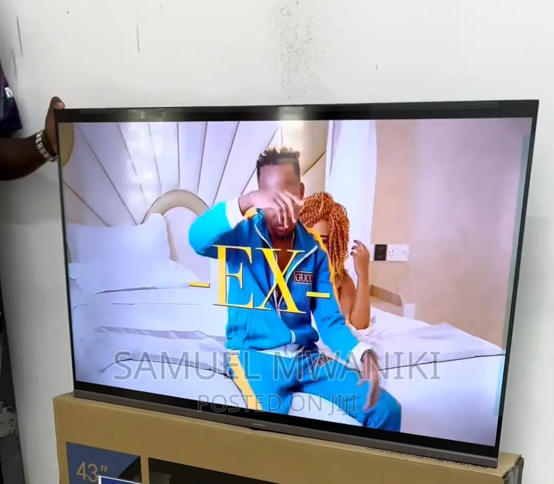 Skyworth 43” FHD Google Tv, Netflix,Youtube,Google Assistant