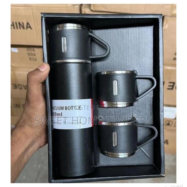 Generic Unbreakable 500ml Vacuum Flask Set With 2 Cups - main view