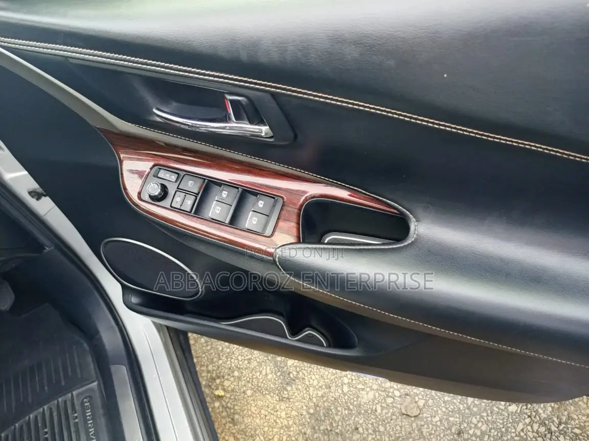 Toyota Harrier 2.5 Hybrid 4WD 2016 Silver