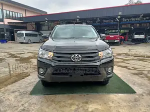 Toyota Hilux 2016 Black