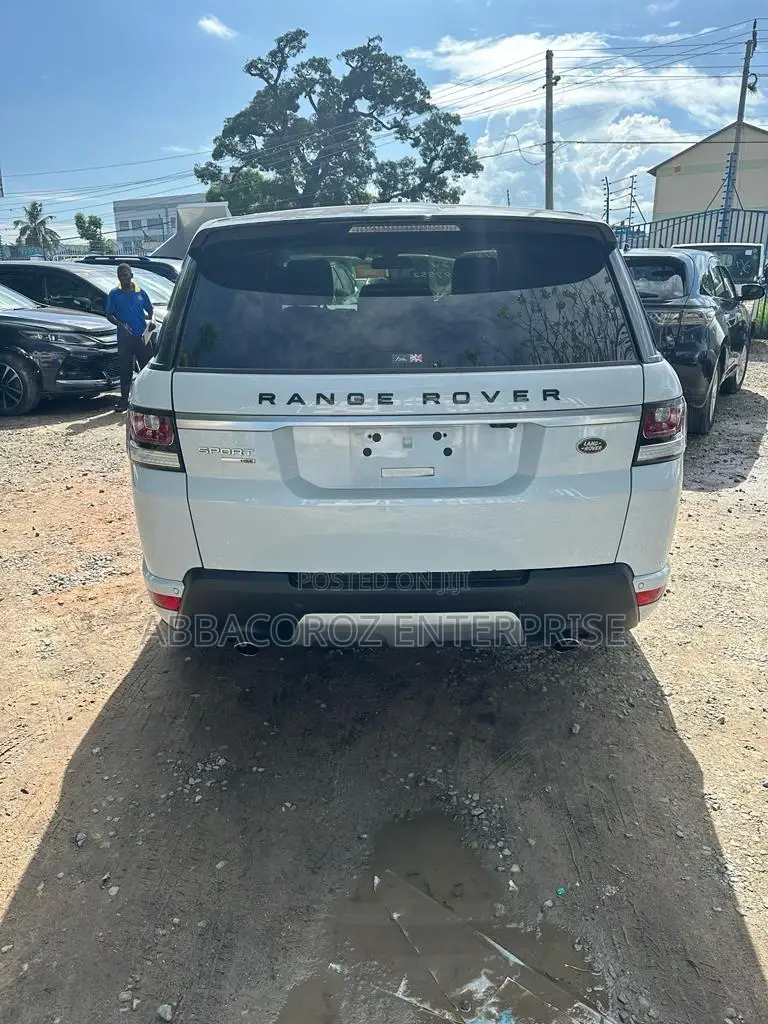 Land Rover Range Rover Sport SE 4x4 (3.0L 6cyl 8A) 2016 White