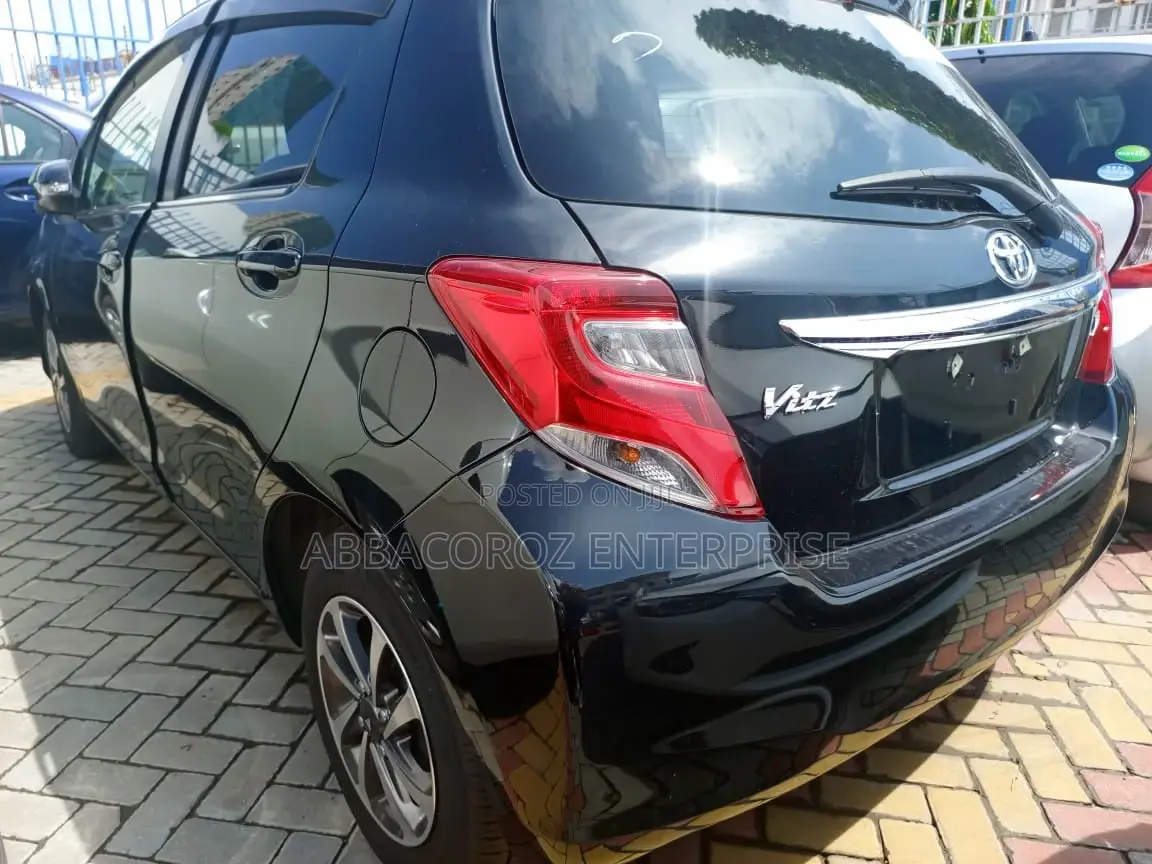 Toyota Vitz 1.3 FWD 3dr 2016 Black
