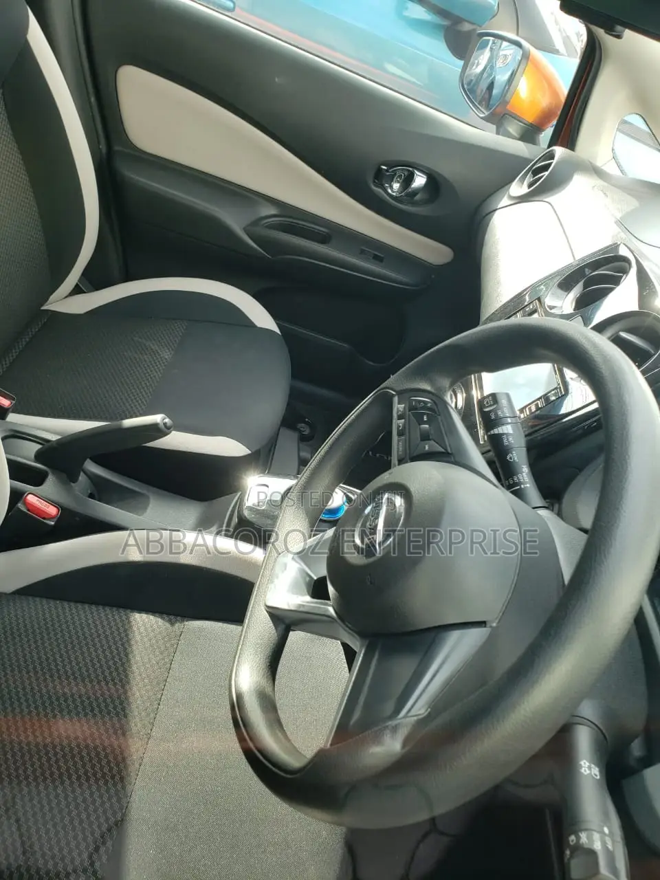 Nissan Note 1.6 Petrol 2016 Orange