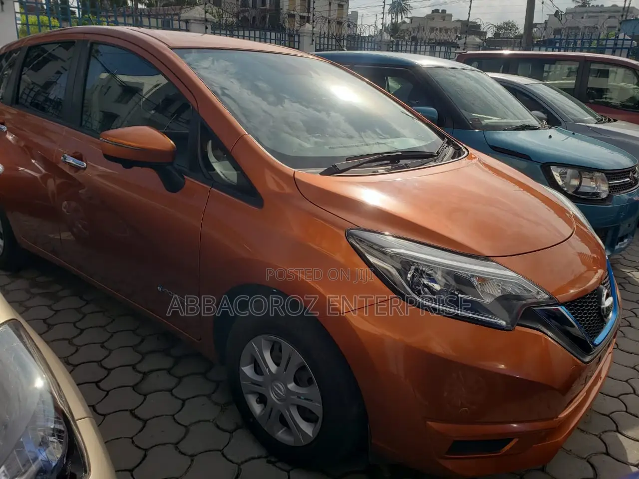 Nissan Note 1.6 Petrol 2016 Orange
