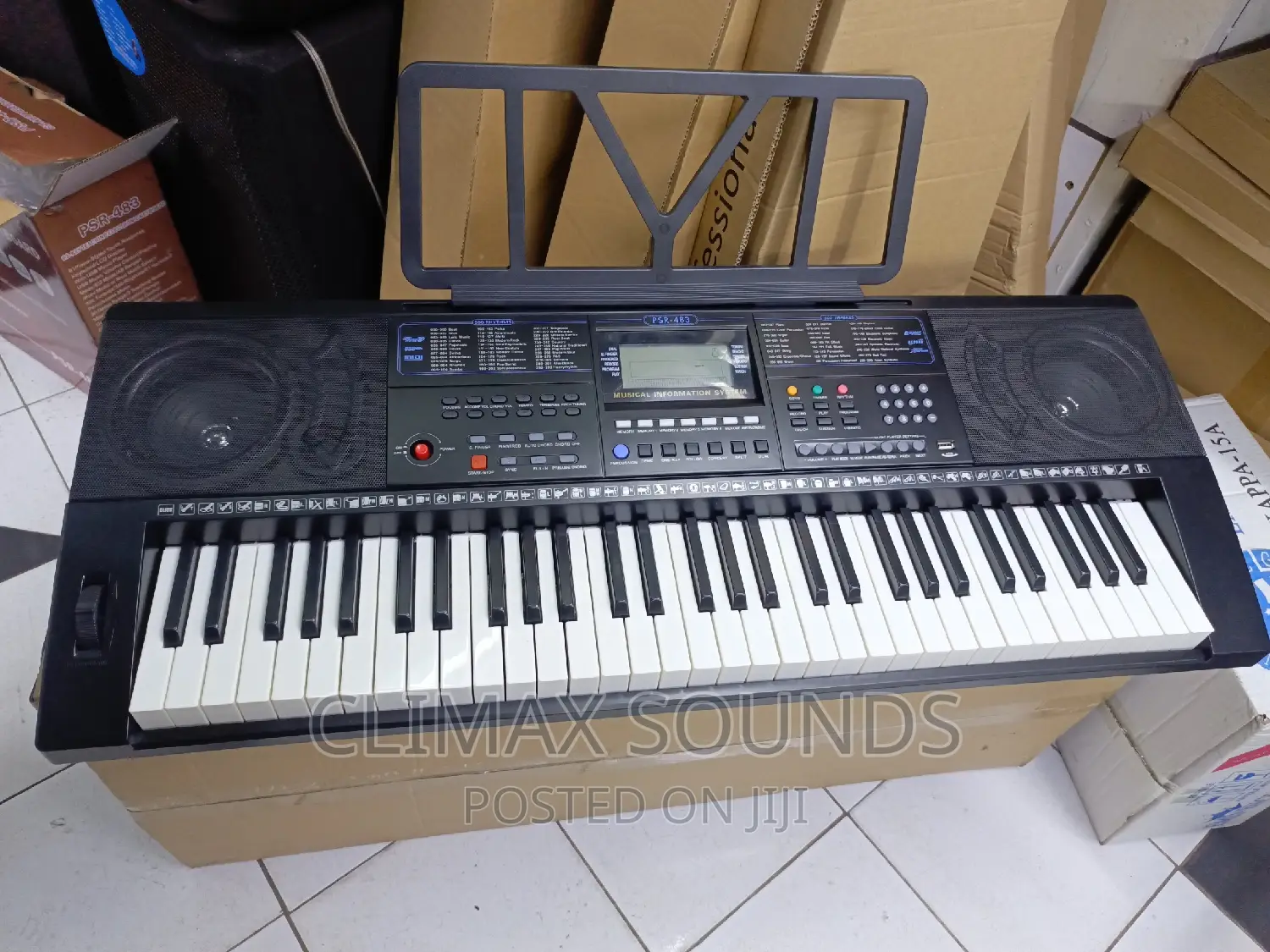 Professional Electronic Keyboard PSR-483