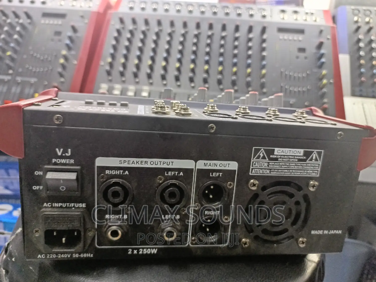 Max 4 Channel Powered Mixer 500w