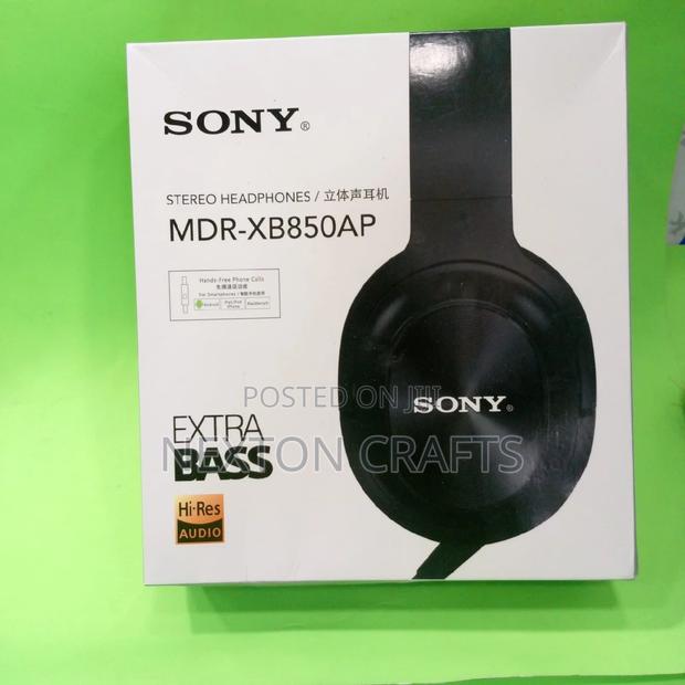 Wired Sony Stereo Headphones - main view