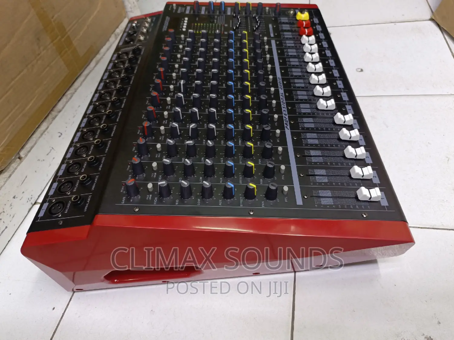Max Powered Mixer 12 CHNLSZ