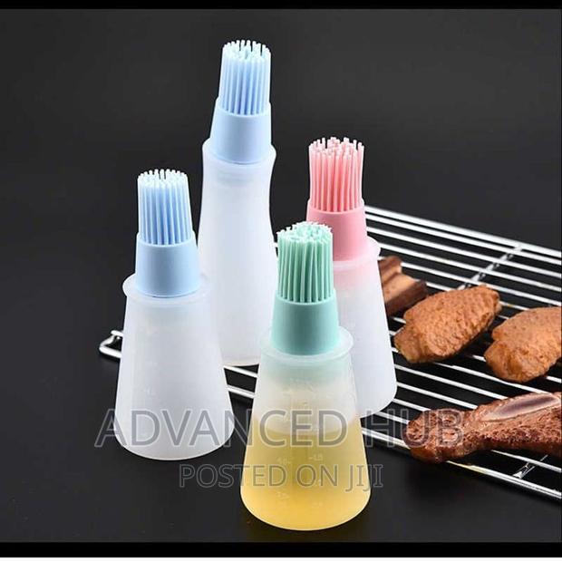 Silicone Oil Bottle With Brush - thumbnail 4