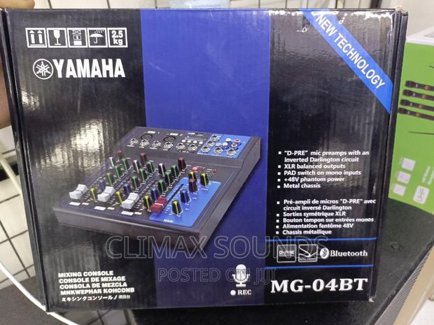 Plain Mixer Yamaha 4 CHNL