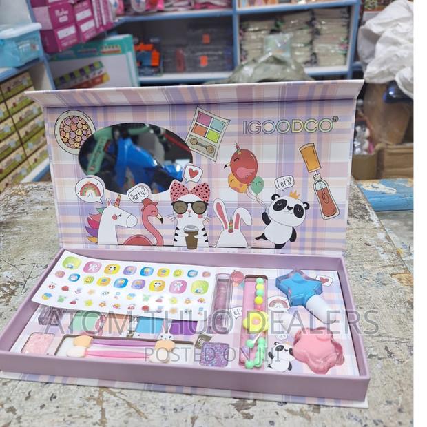 Kids Make Up Kit - main view