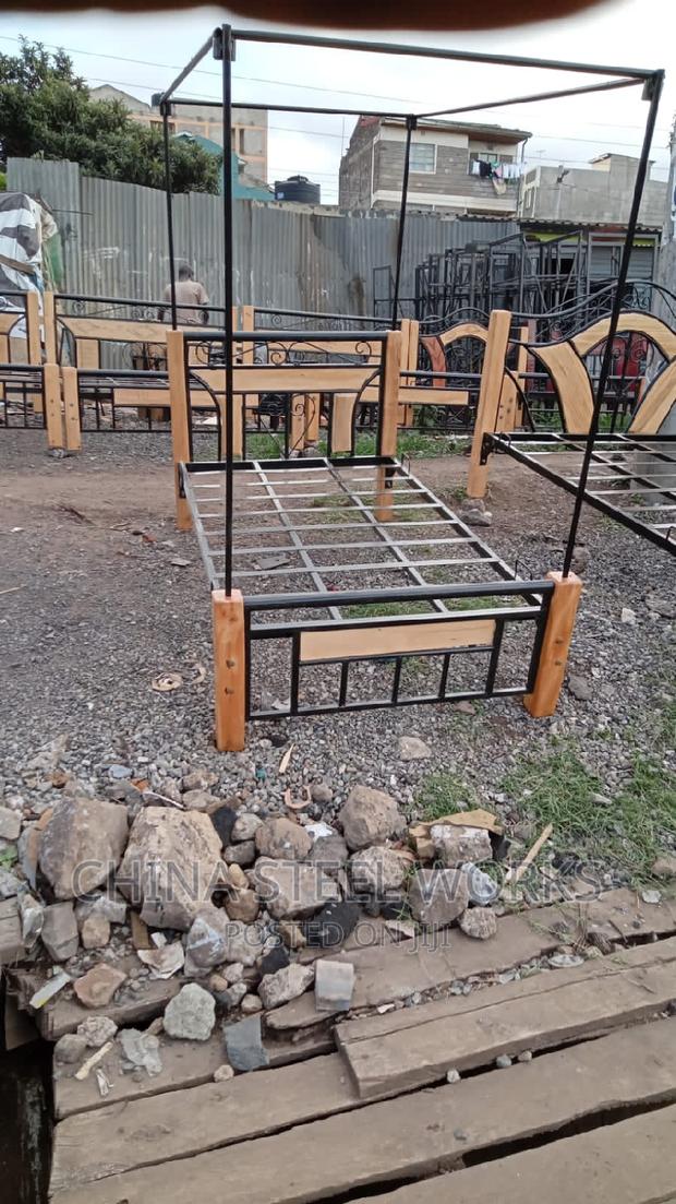 4 by 6 Metallic Bed With Net Stand