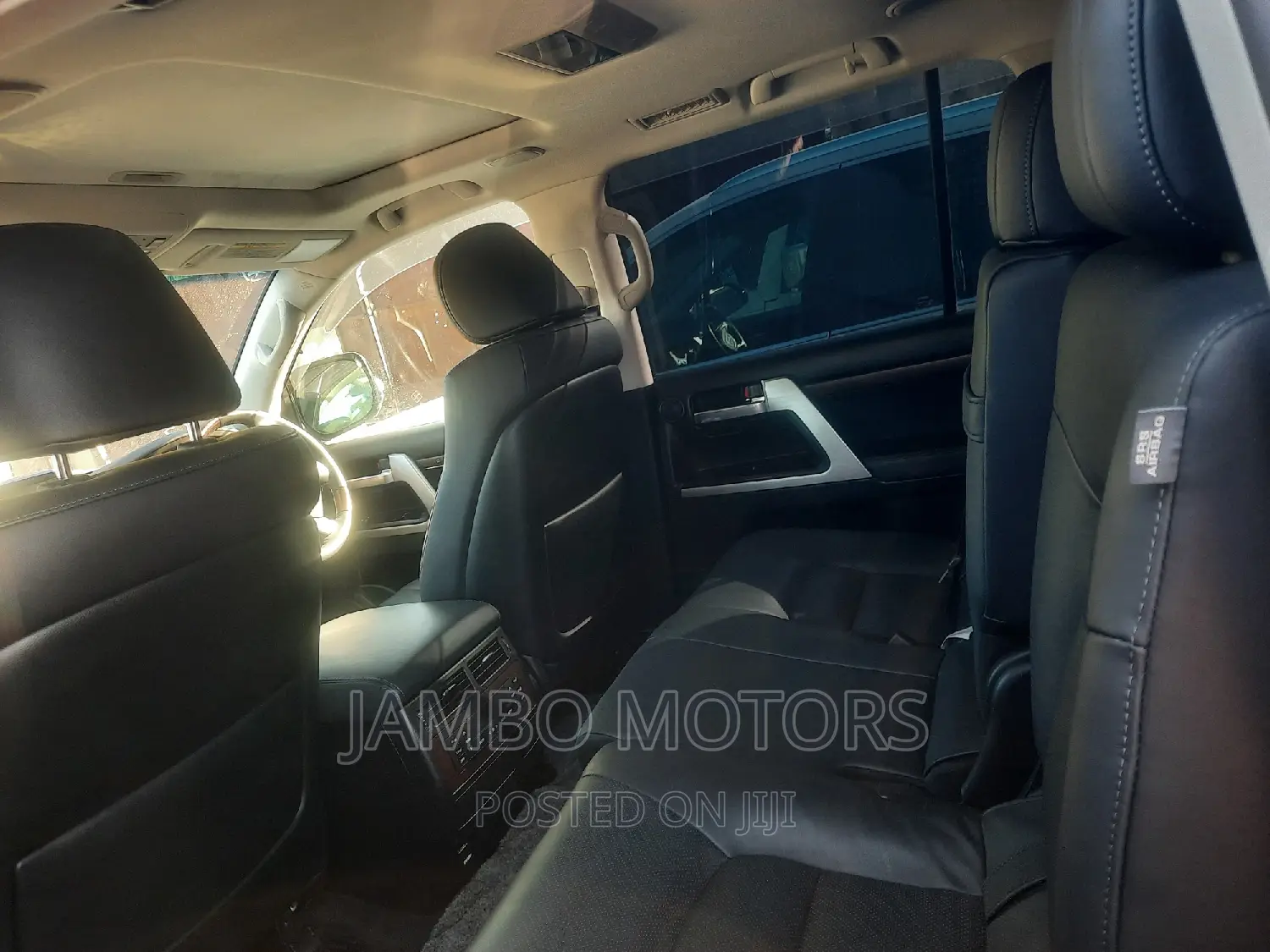 Toyota Land Cruiser 4.6 V8 AX 2017 Black