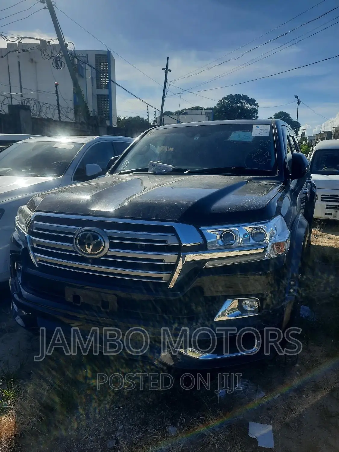 Toyota Land Cruiser 4.6 V8 AX 2017 Black