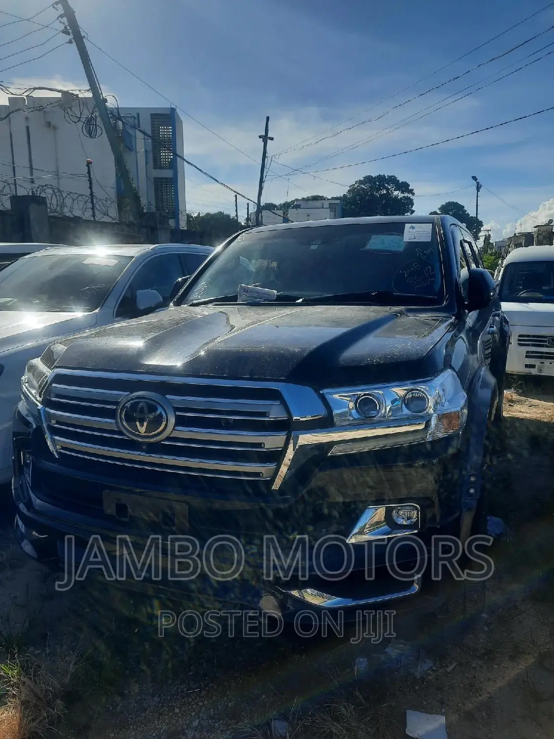 Toyota Land Cruiser 4.6 V8 AX 2017 Black