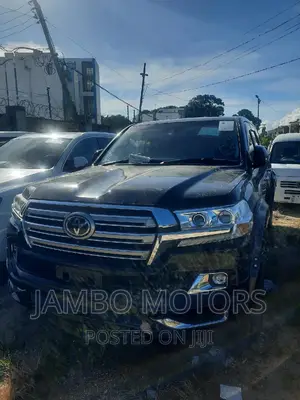 Toyota Land Cruiser 4.6 V8 AX 2017 Black