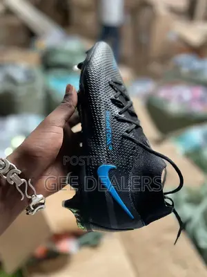 Phantom Gt Black Soccer/Football Boots