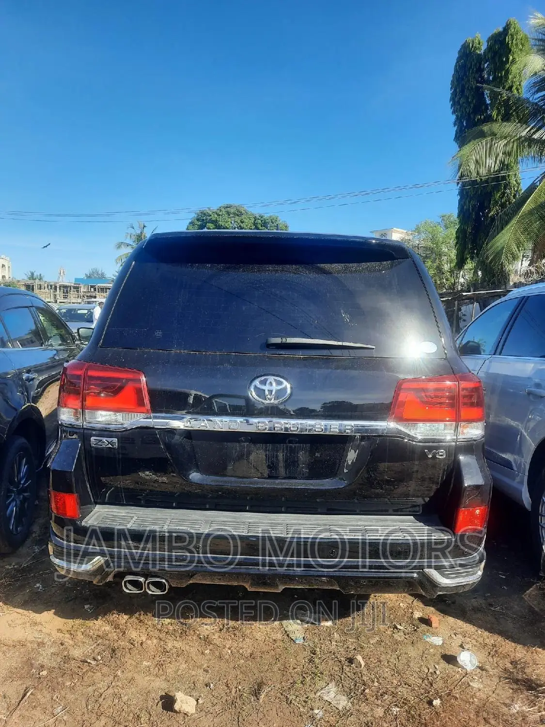 Toyota Land Cruiser 4.6 V8 AX 2017 Black