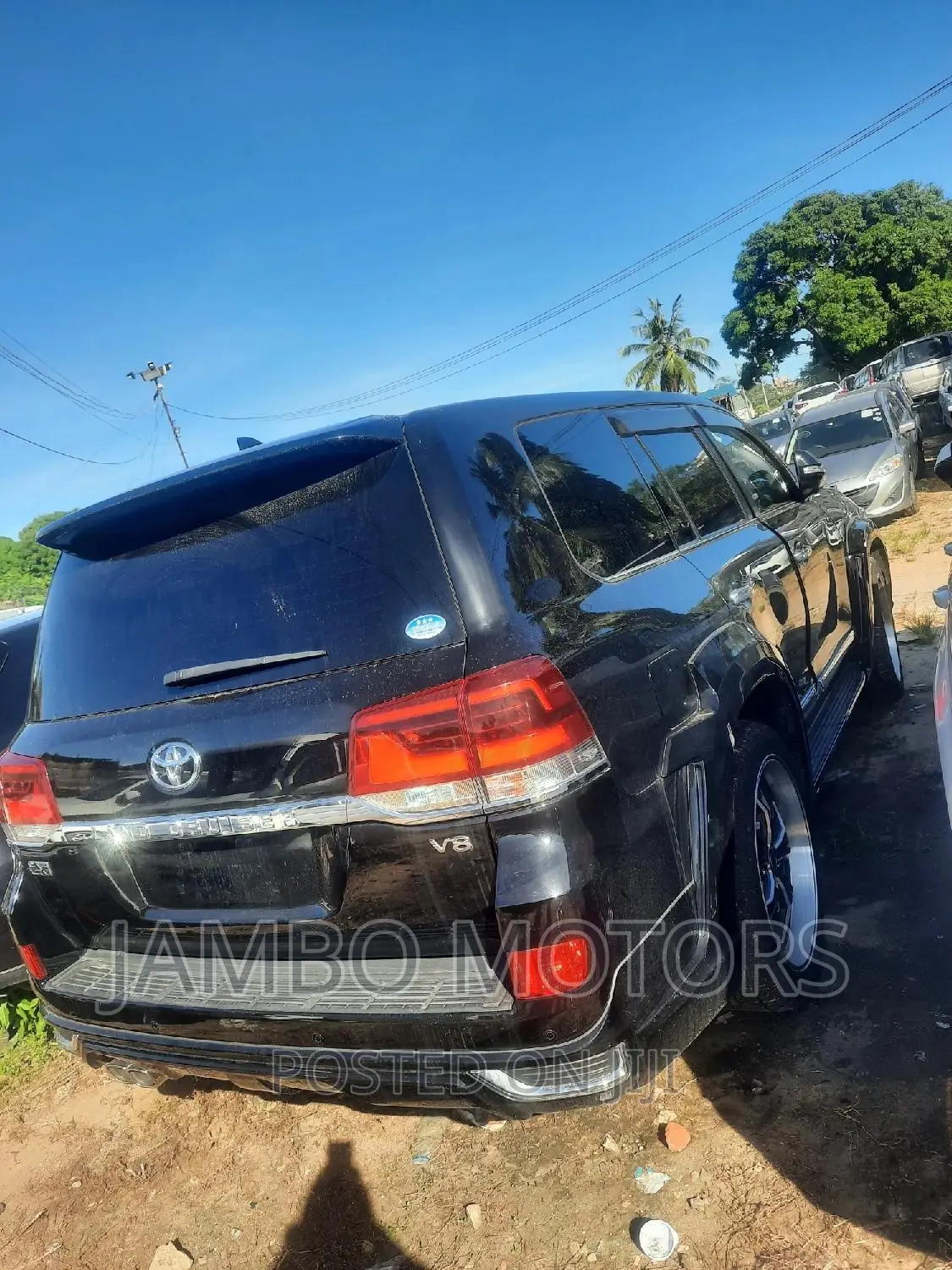 Toyota Land Cruiser 4.6 V8 AX 2017 Black