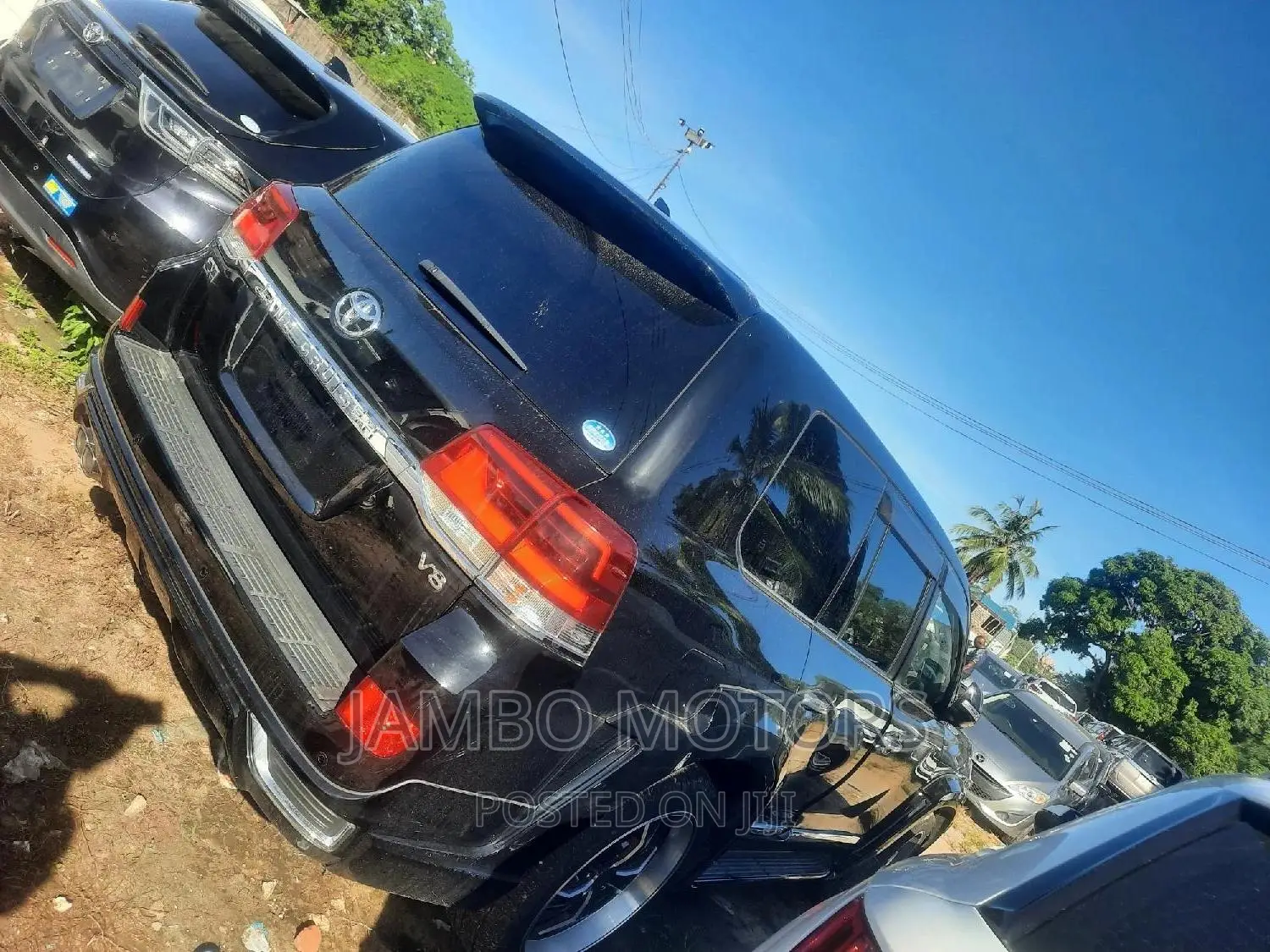 Toyota Land Cruiser 4.6 V8 AX 2017 Black