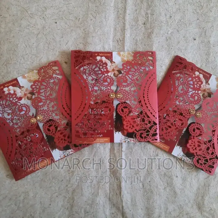 100pcs Laser Violets Wedding Invites