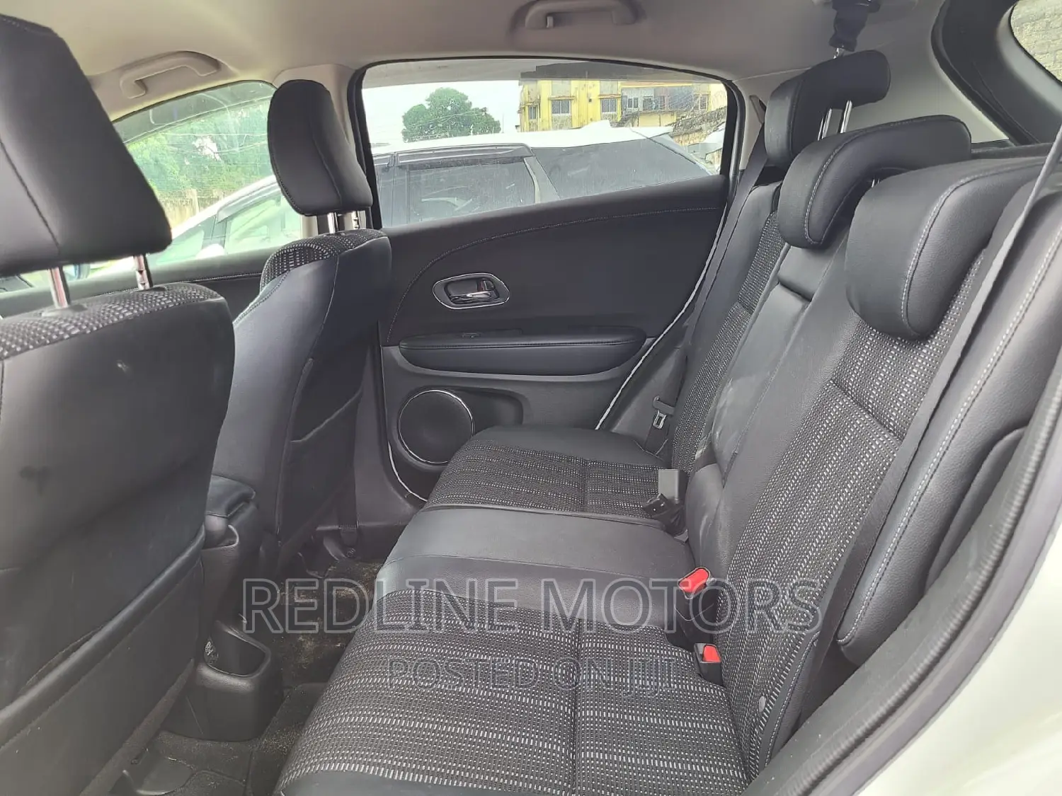 Honda Vezel 1.5 Hybrid 2WD 2016 Pearl